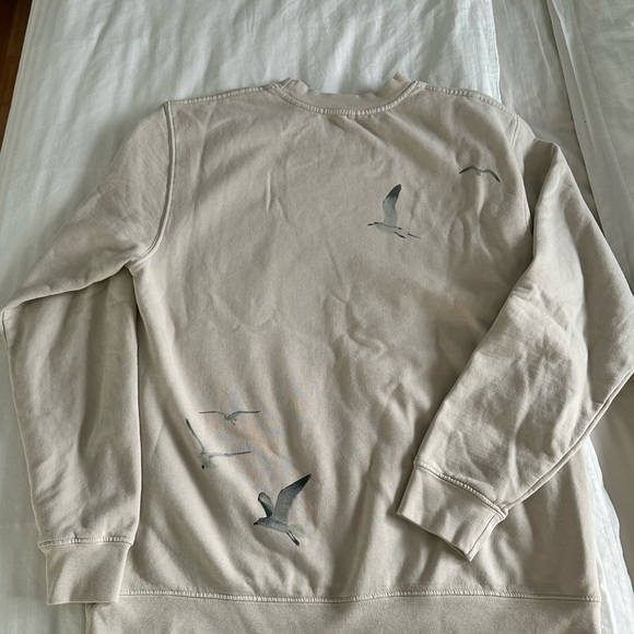 Taylor Swift 1989 (TV) Official Merch Beige Seagulls Sweatshirt. - Picture 4 of 5